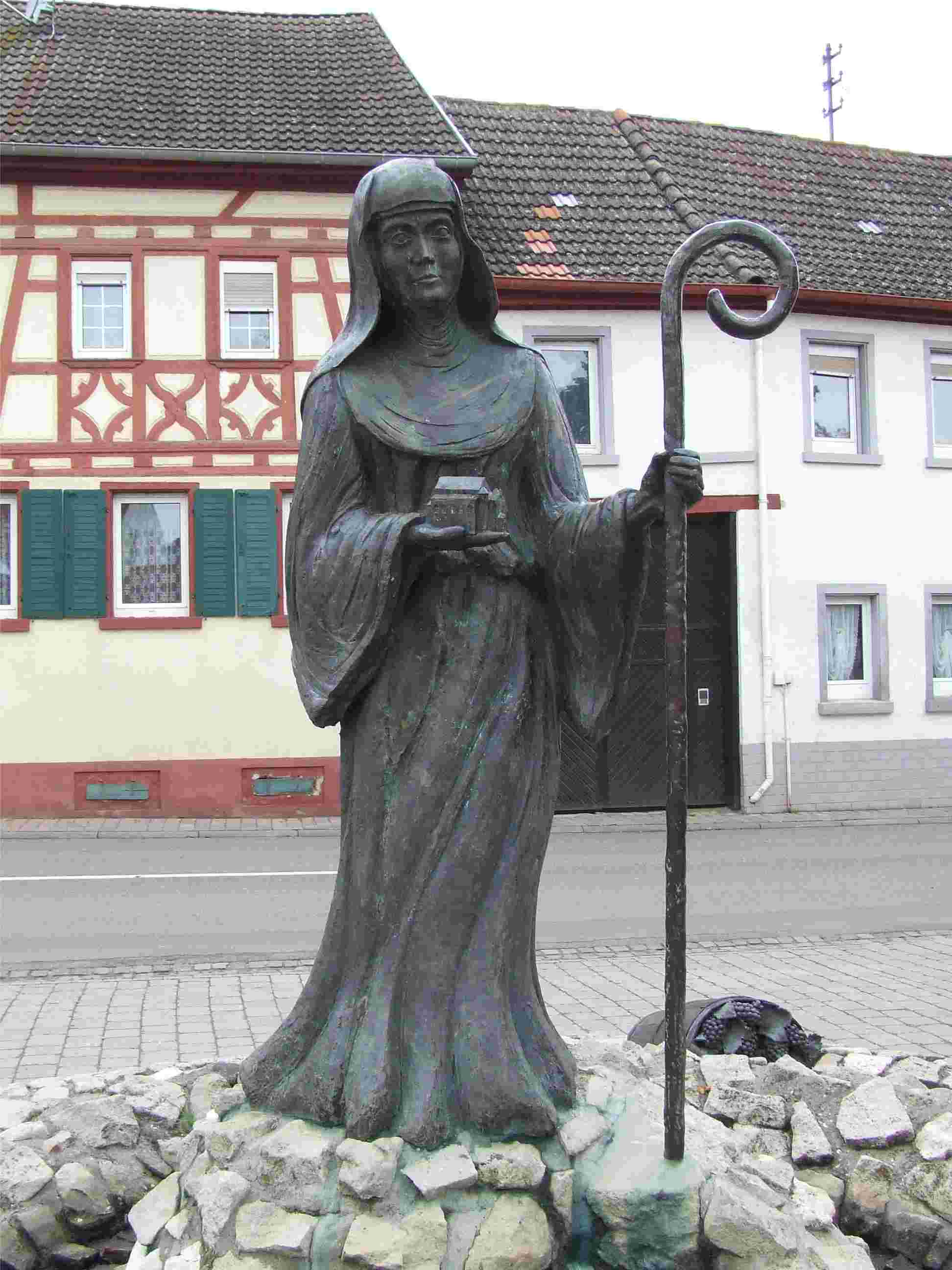 Brunnendenkmal in Schornsheim (c) Von Kandschwar, CC BY-SA 3.0, https://commons.wikimedia.org/w/index.php?curid=2826002