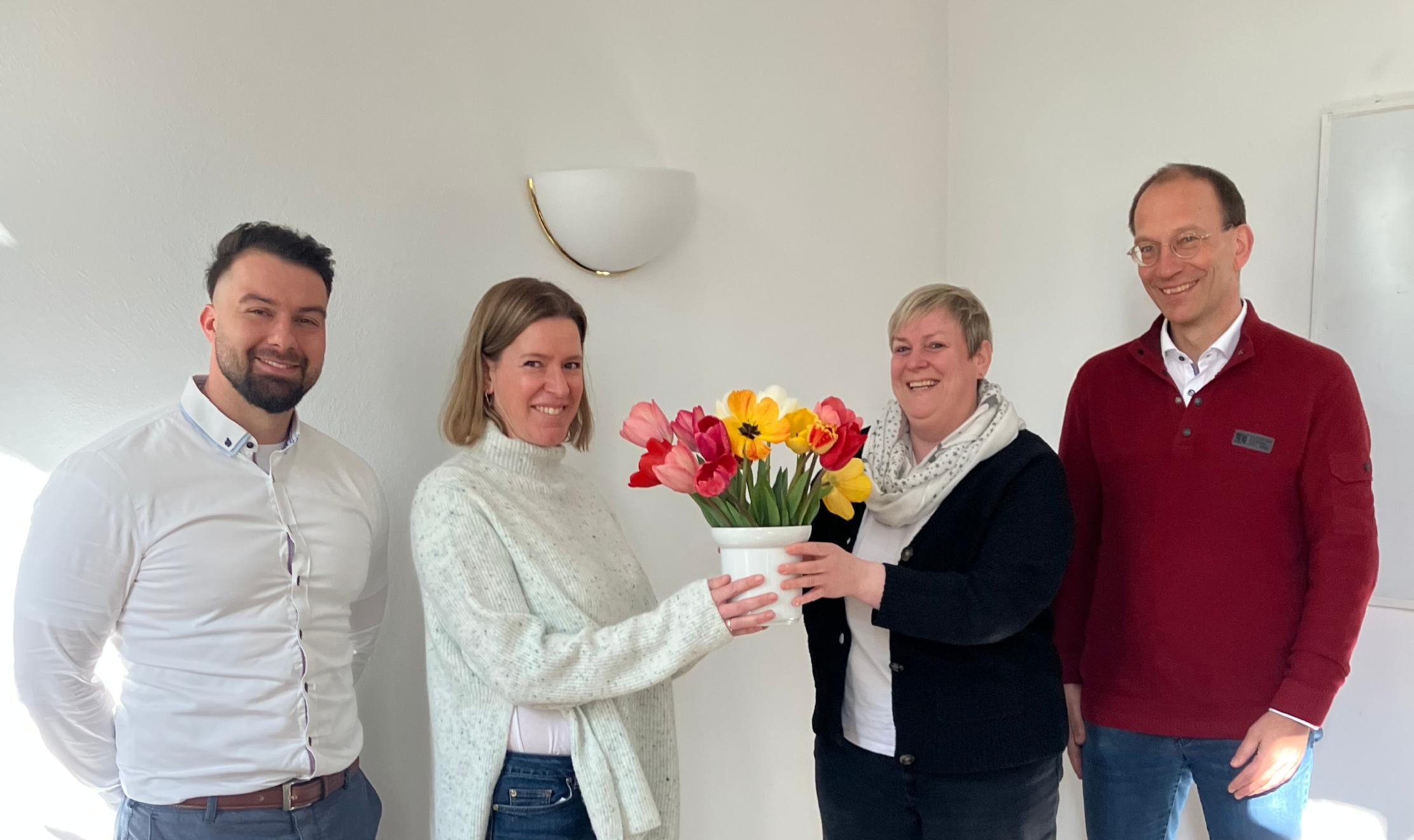 Anja Günther (2. von links) bei ihrer Begrüßung im Kloster Jakobsberg mit (v. links): Gionvanni LoGiudice, Kerstin Offringa und Dr. Bernhard Deister