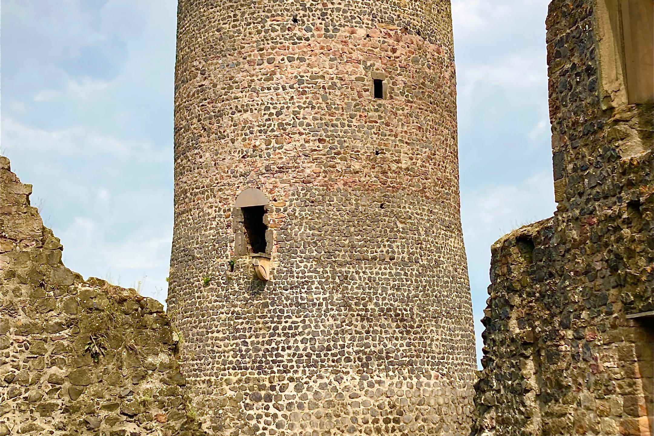 Turm der Burguine Münzenberg