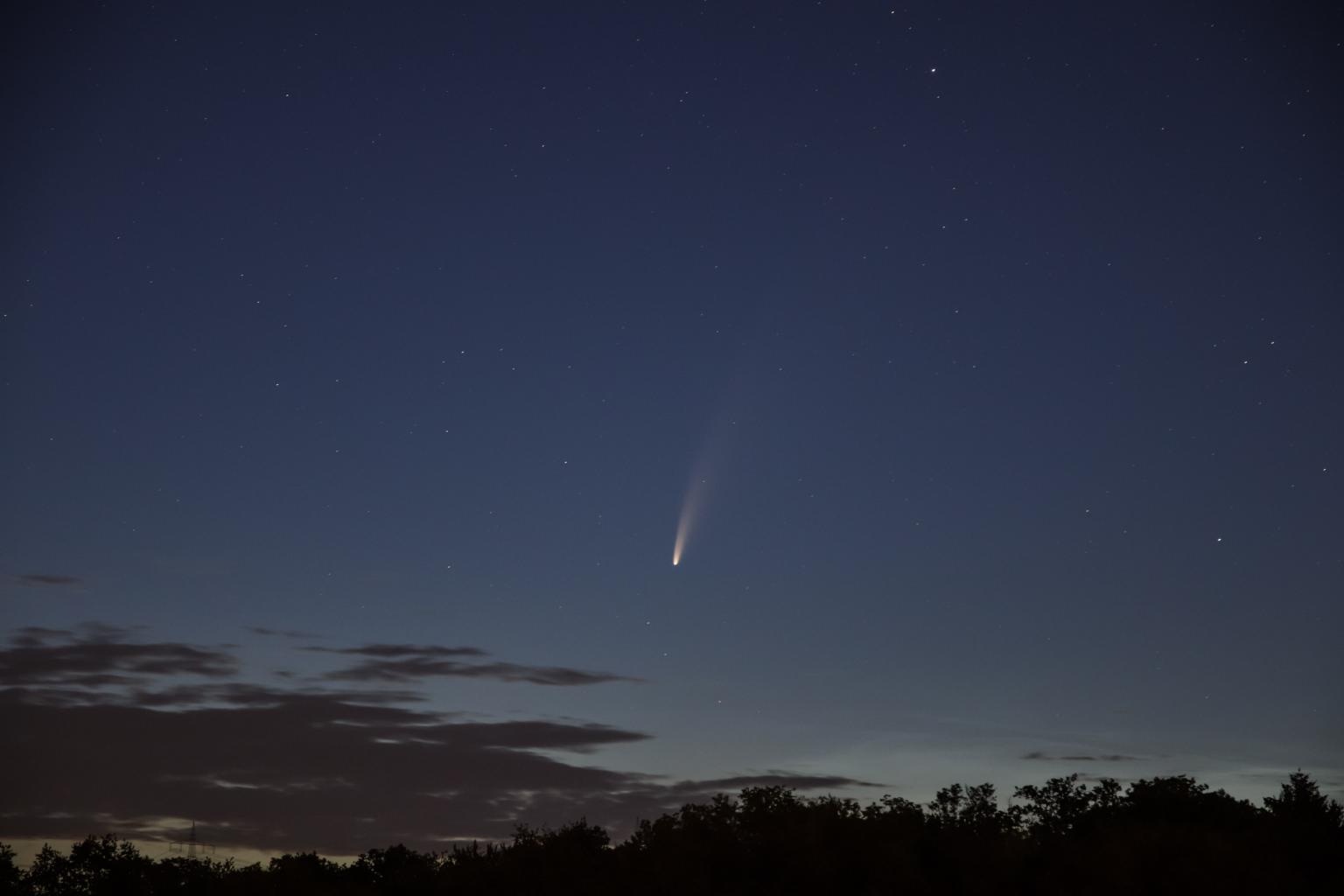Nachthimmel mit Komet (c) s.kunka auf pixelio.de