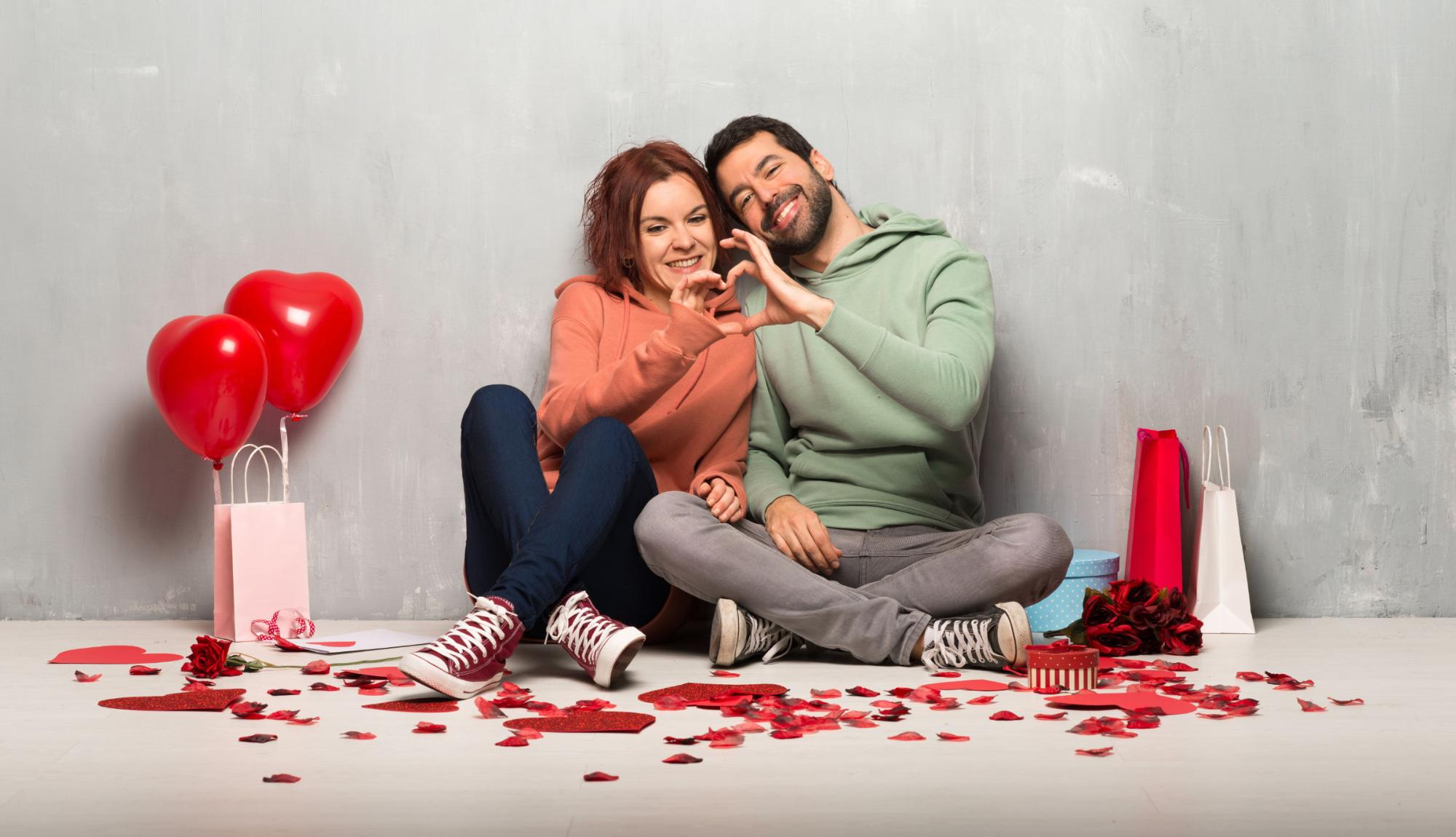 Hier gibt es noch mehr zum Valentinstag... (c) luismolinero | stock.adobe.com
