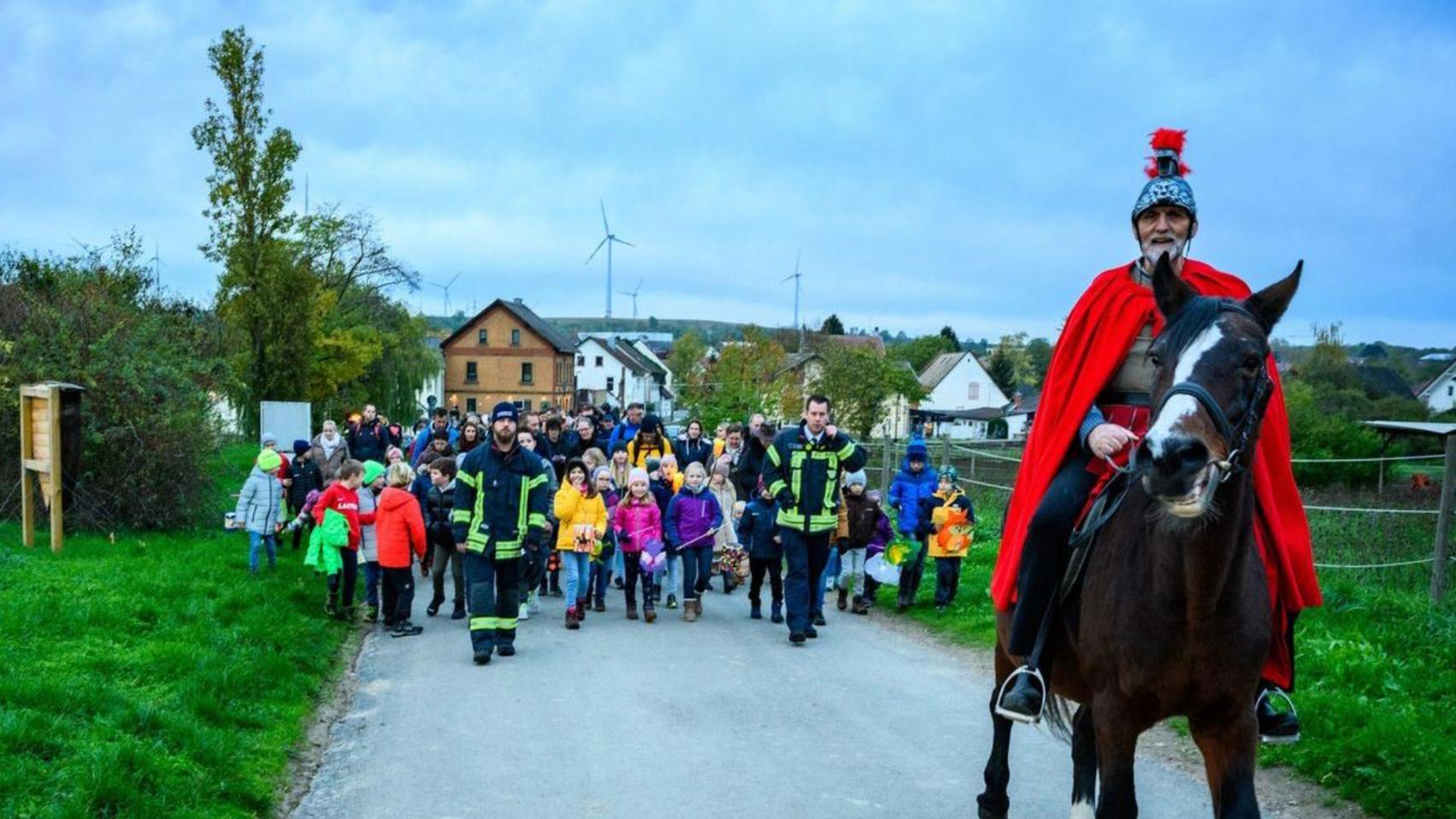 Martinsumzug in Gau Bickelheim