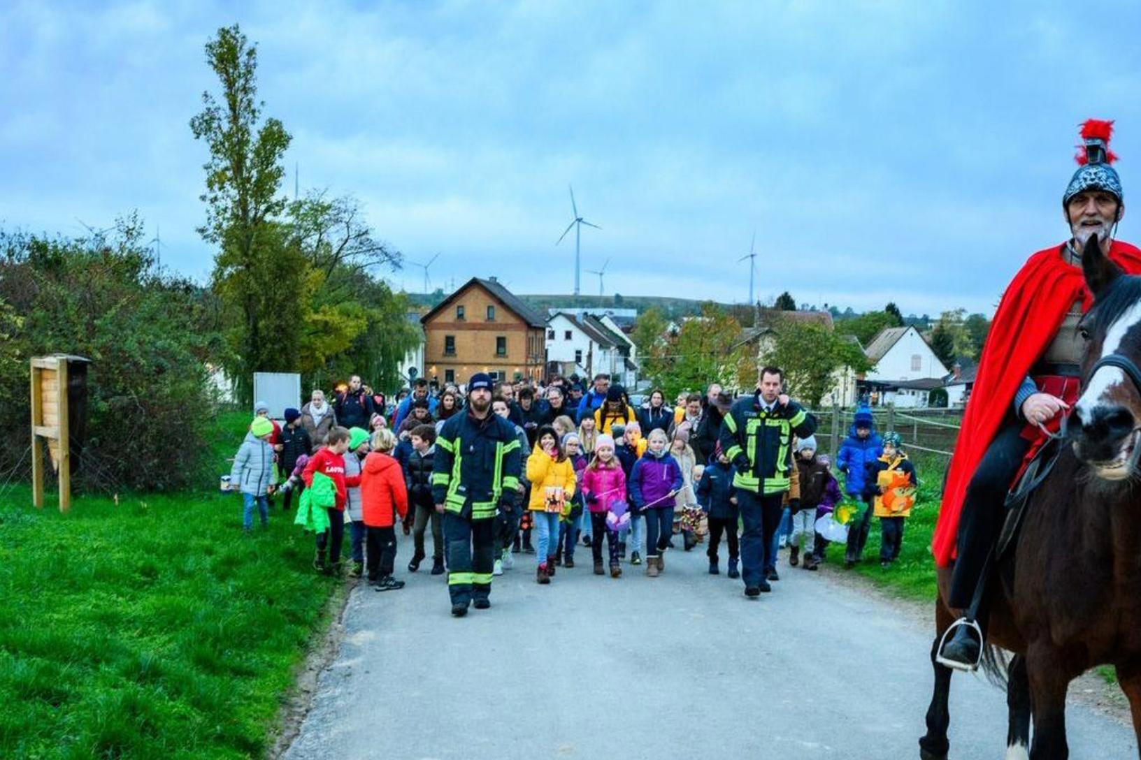 Martinsumzug in Gau Bickelheim