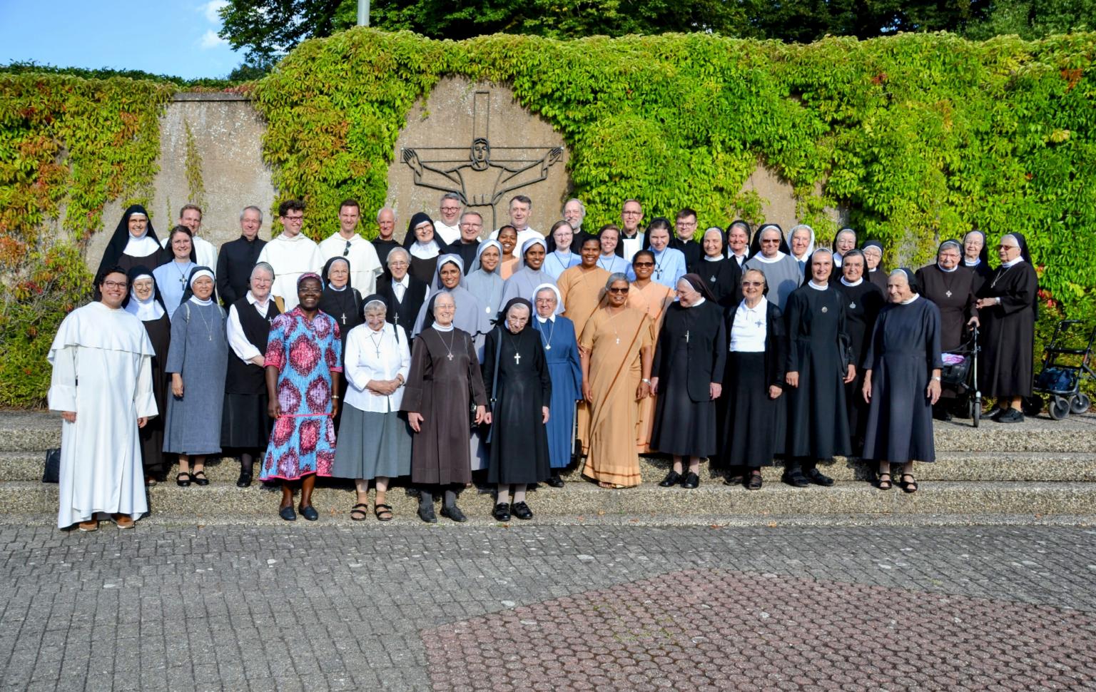 Ca. 50 Ordensleute aus dem Bistum Mainz auf Maria Rosenberg (c) Fr. José Jaime Pérez Lucio, OP