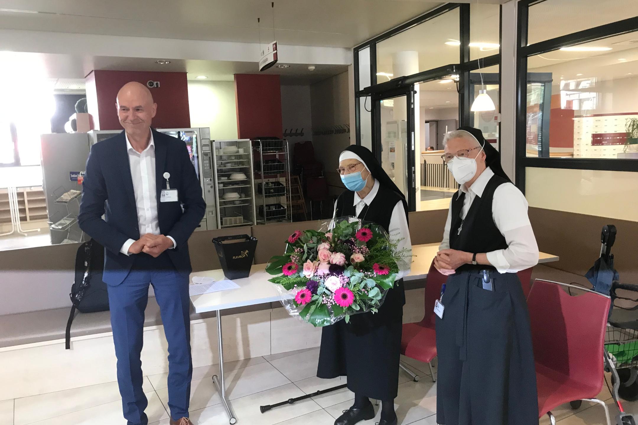 Schwester Philaretha wird feierlich verabschiedet