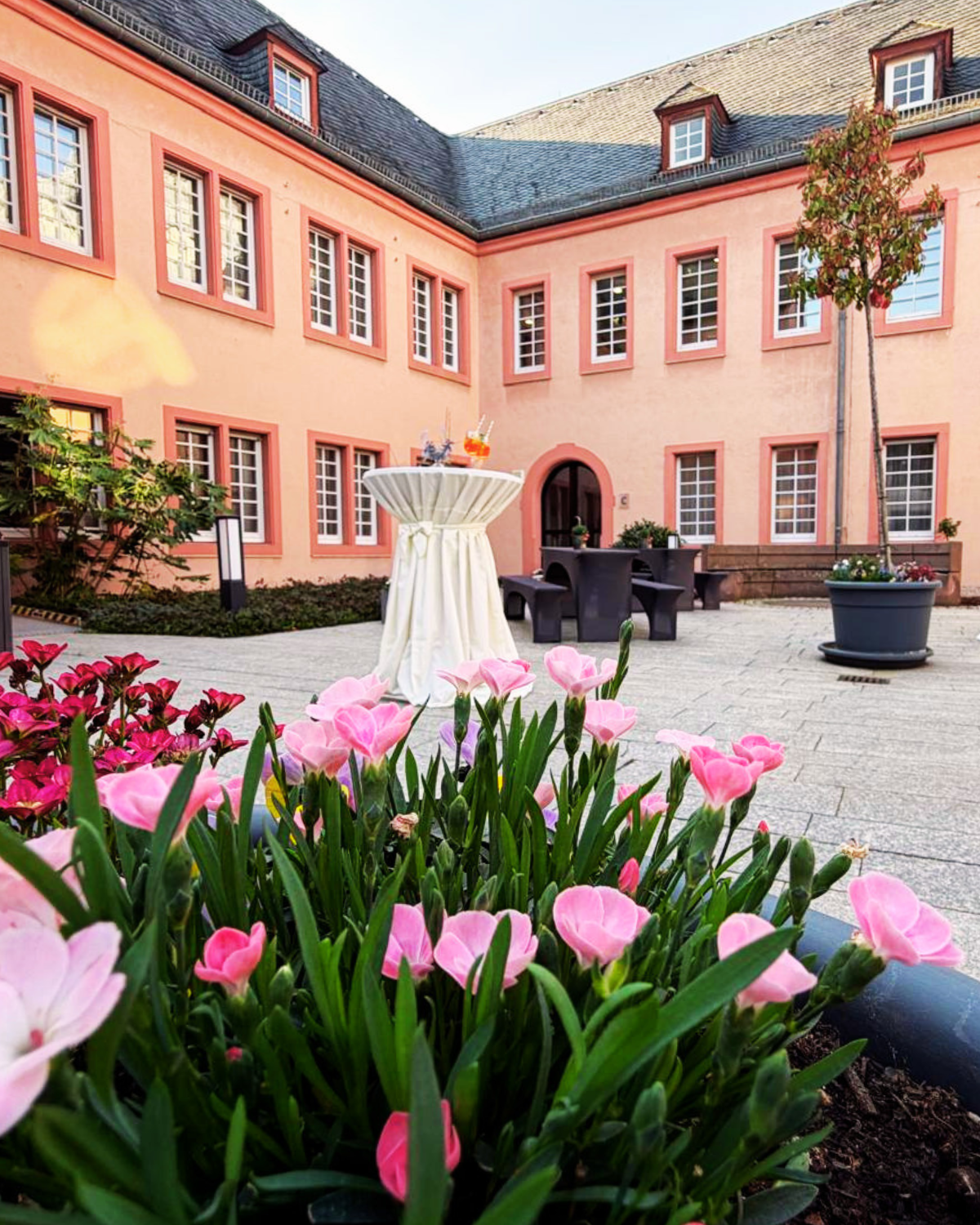 Sommerfest EBH Innenhof bearbeitet