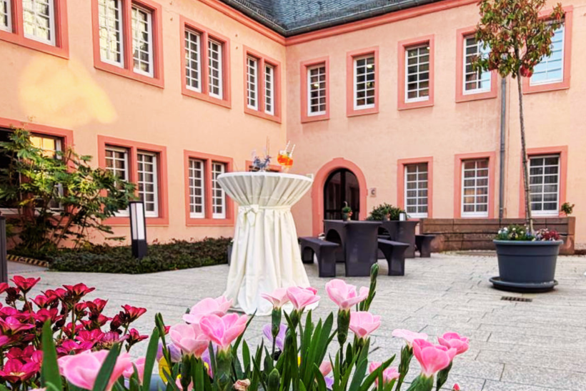 Sommerfest EBH Innenhof bearbeitet