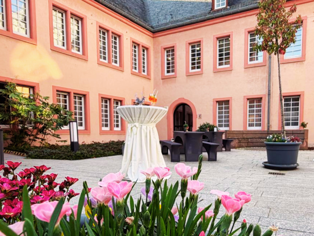 Sommerfest EBH Innenhof bearbeitet