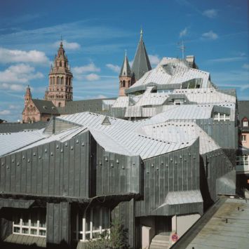 Die Dacharchitektur vom Erbacher Hof