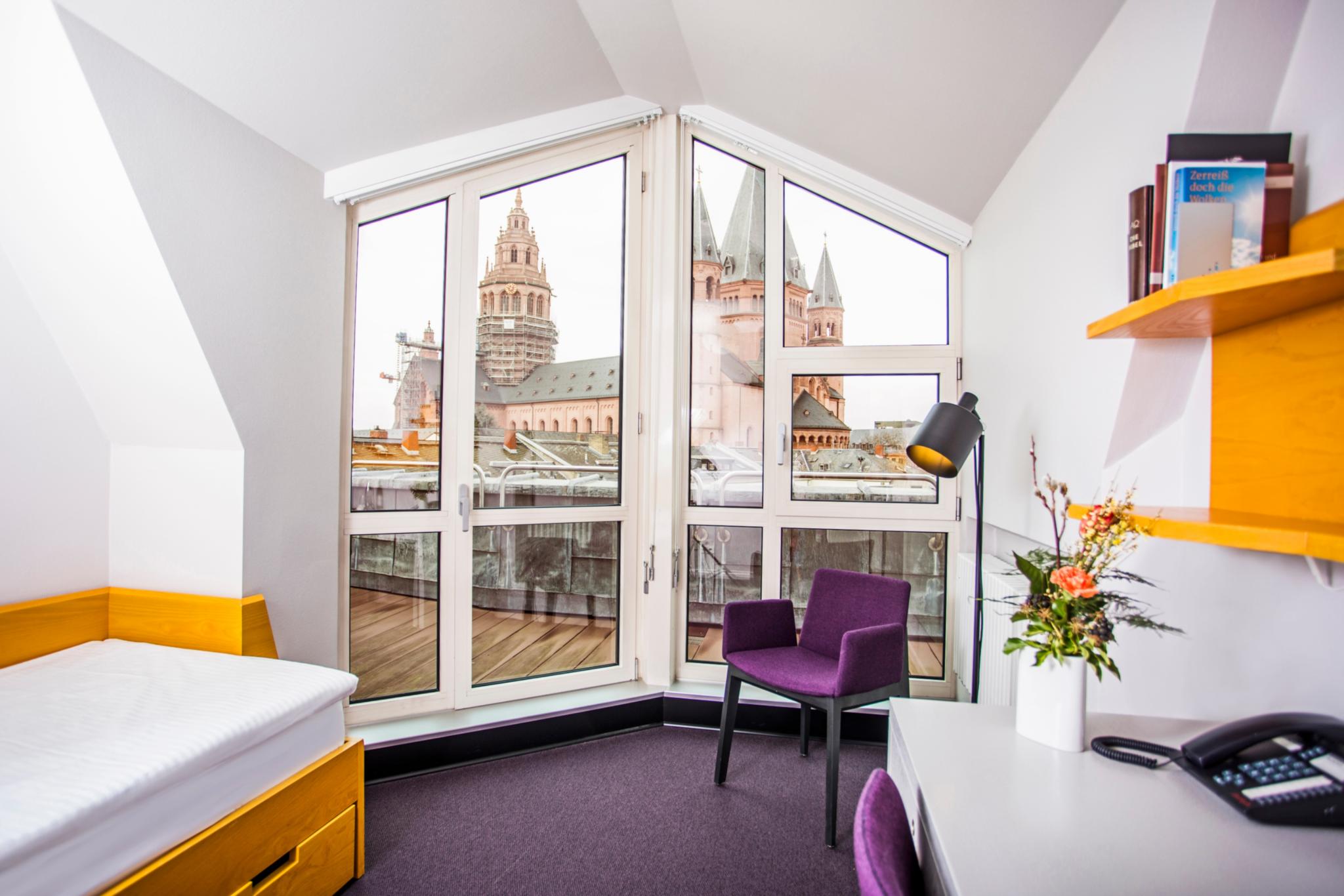 Zimmer mit Domblick Erbacher Hof