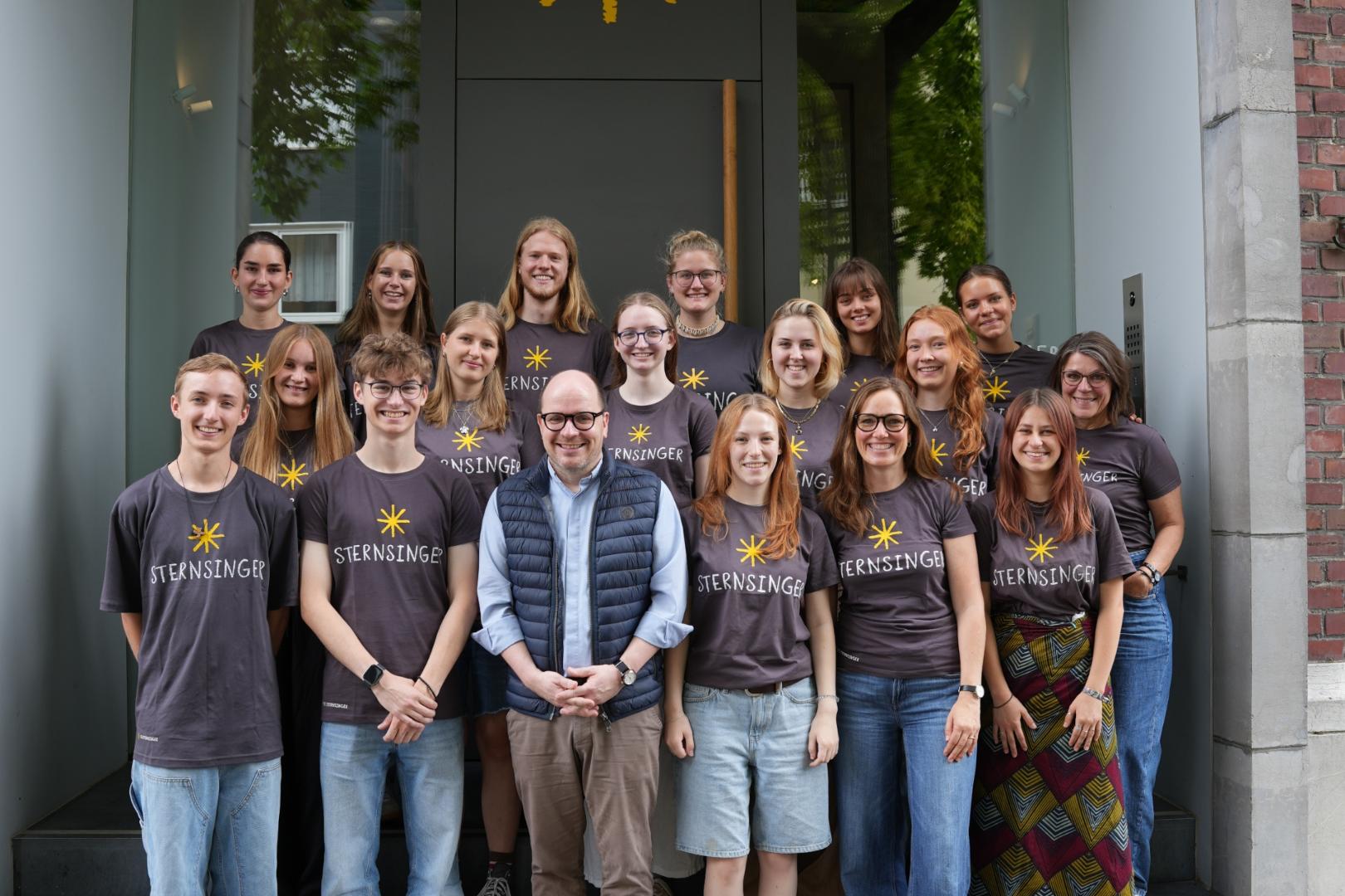 Gruppenfoto FIJ 2025/2026 (c) Verena Roth / Kindermissionswerk