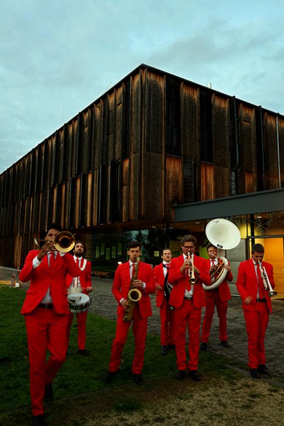 Die Marchingband Brass2Go gratuliert dem BDKJ Mainz
