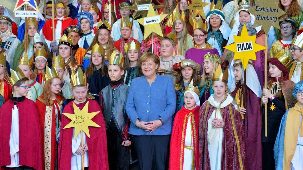 Sternsinger aus ganz Deutschland bei Bundeskanzlerin Merkel
