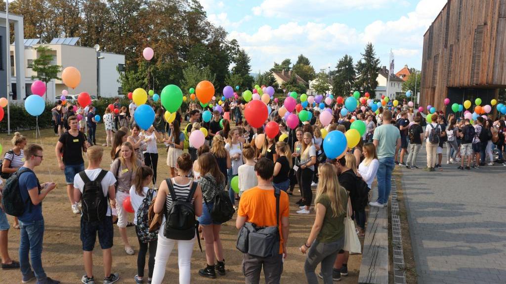 begrüßungstag-2016-Luftballons