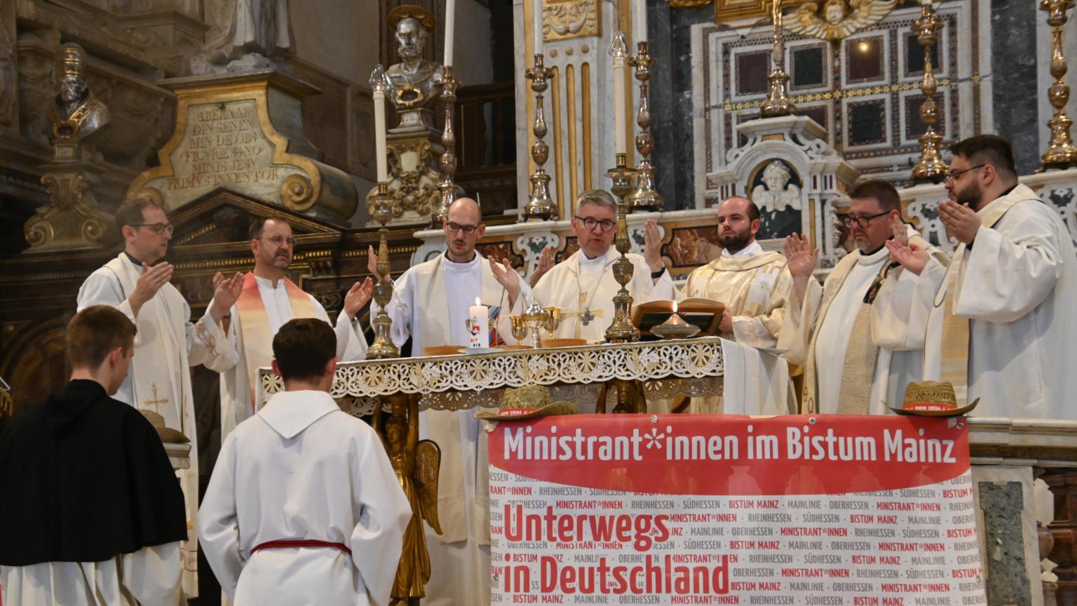 Gottesdienst in Santa Maria in Aracoeli (c) Bistum Mainz / Iris Reiß