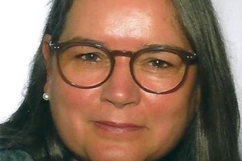 Passfoto Bettina Hartmann 2023