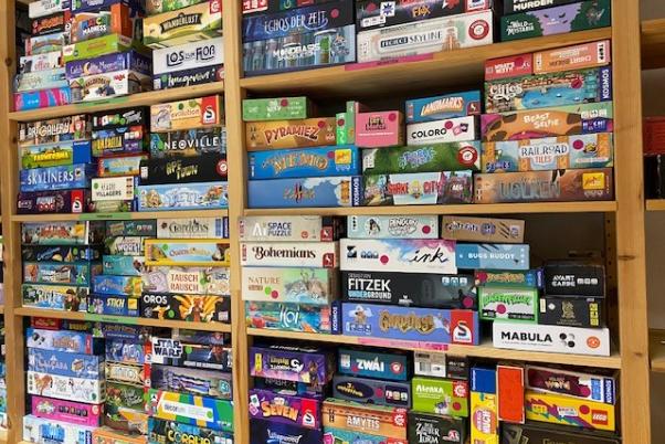 spiele_regal