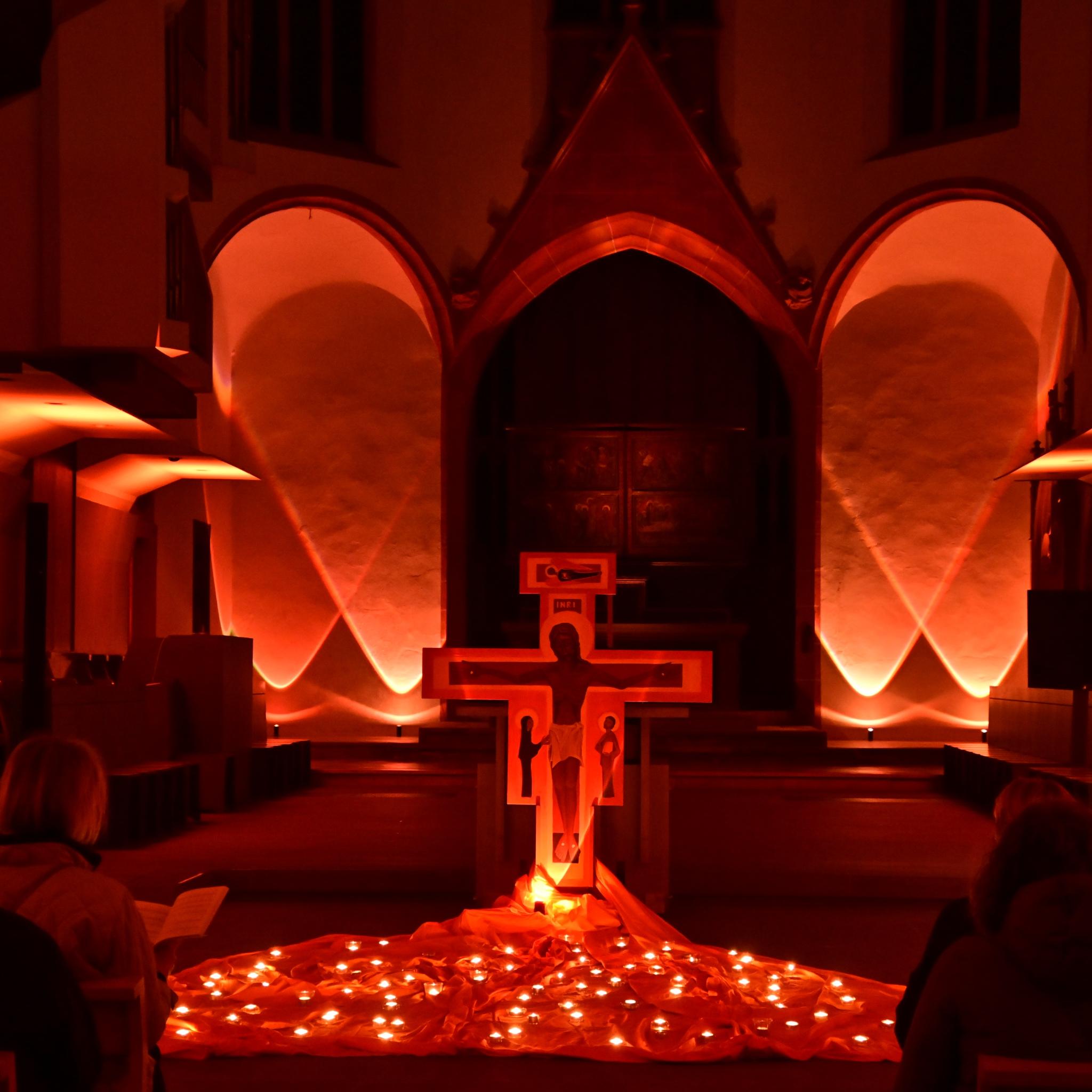 Nacht der Lichter in der Mainzer Karmeliterkirche in der Fastenzeit