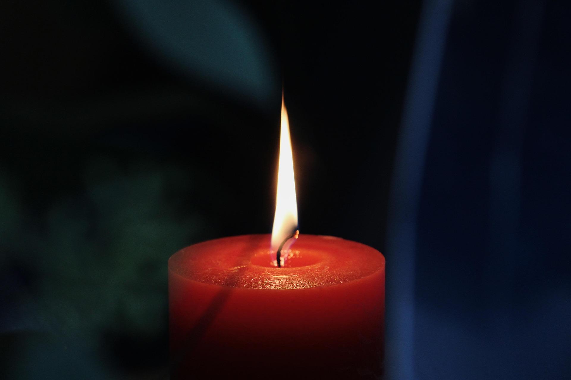 candle-6841162_1920