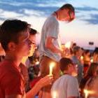 Beeindruckende abendliche Vigilfeier mit vielen Lichtern