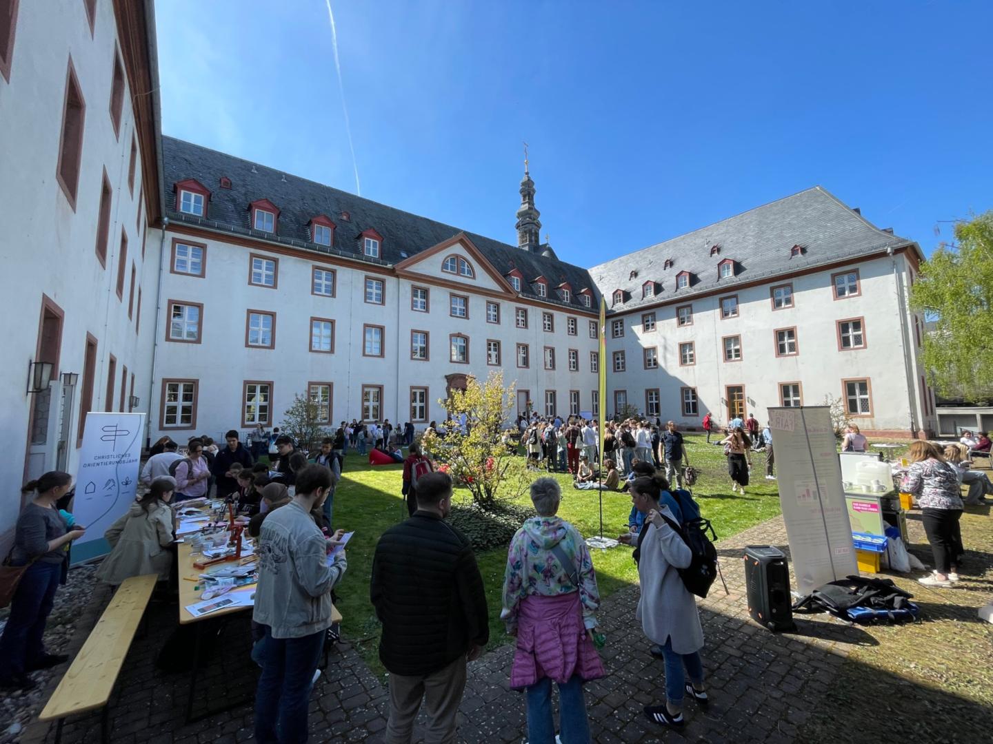 (c) Referat Religiöse Bildung