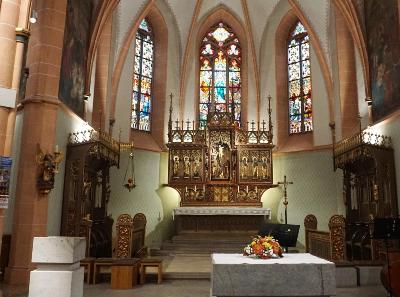 Blick in die Kirche von Gau-Algesheim