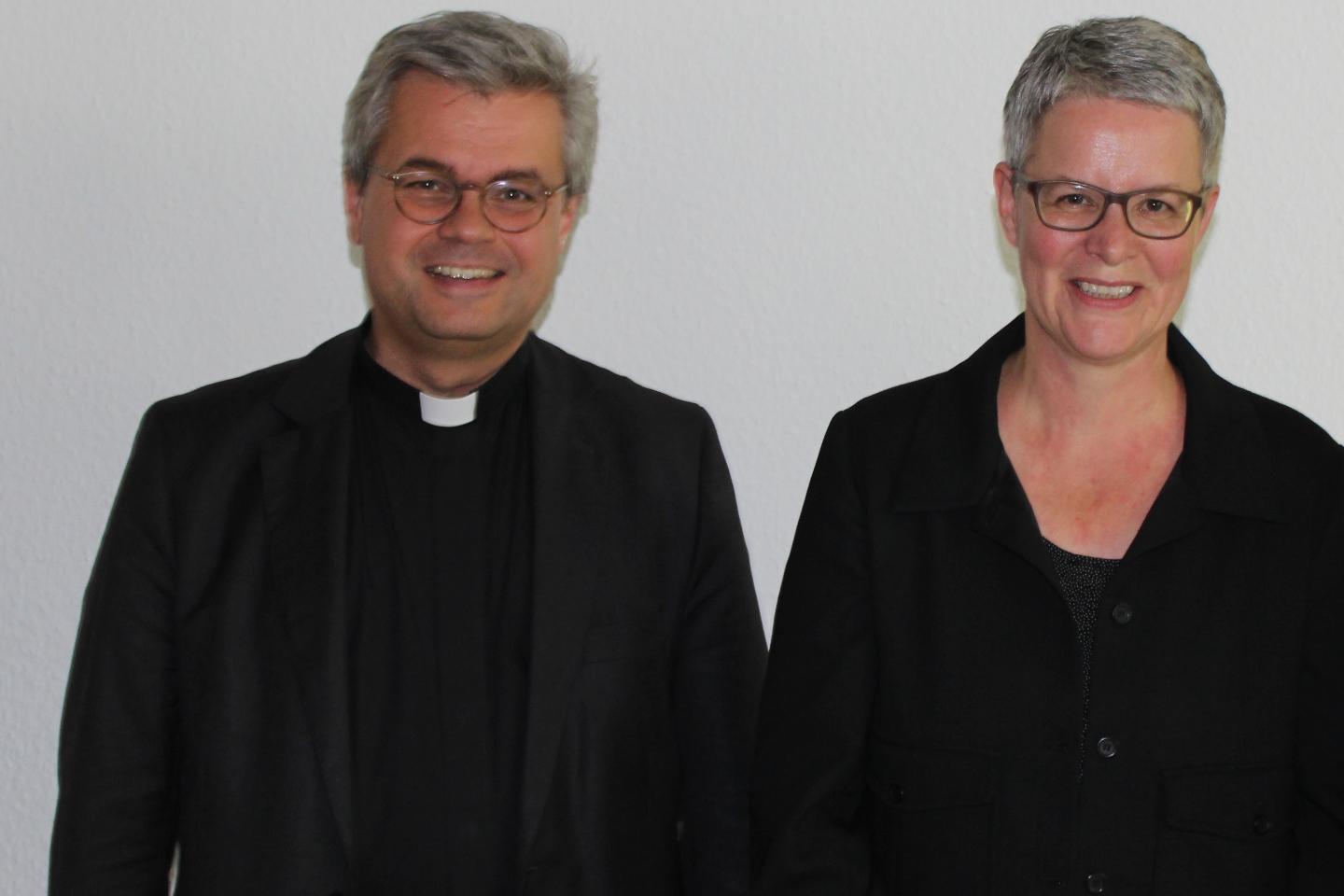 Weihbischof Bentz und Diözesancaritasdirektorin Nicola Adick
