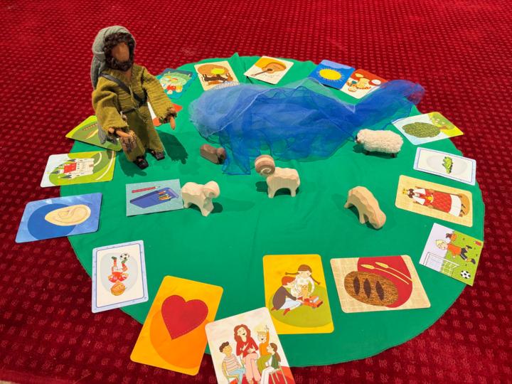 Gestaltung im Gottesdienst - Gott, der gute Hirte, sorgt für alles, was wir brauchen und uns glücklich macht