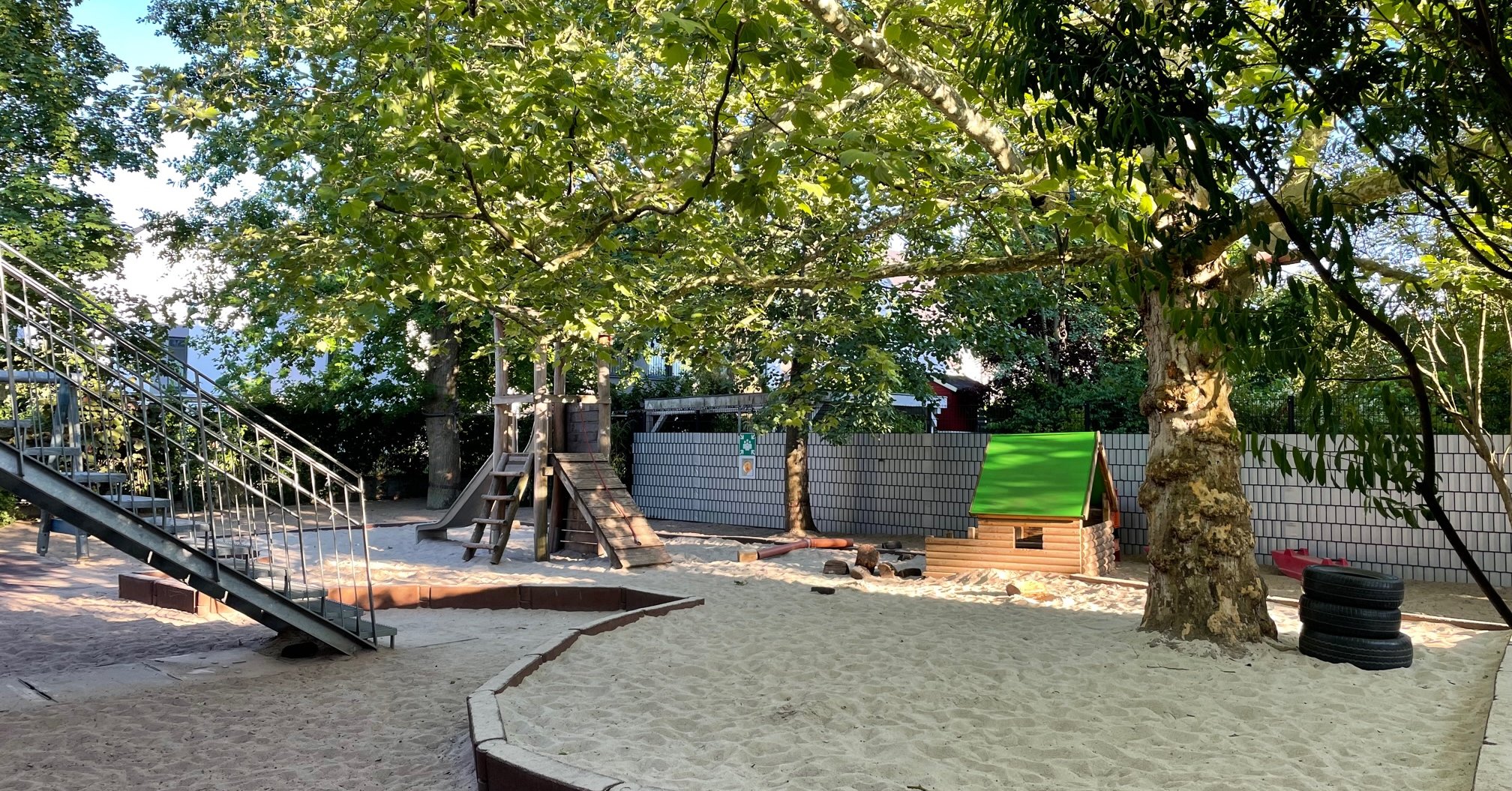 Außengelände Kindergarten Zum Hl. Kreuz