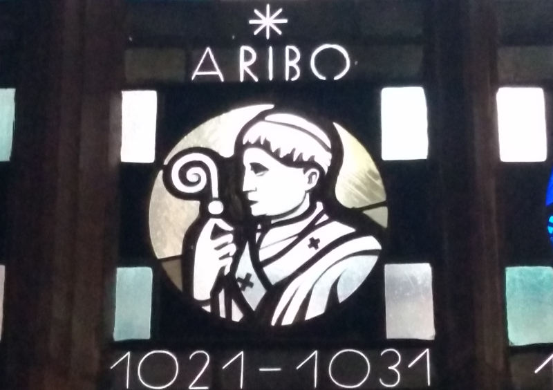 Erzbischof Aribo, Glasfenster im Mainzer Dom (c) Florian Kropp