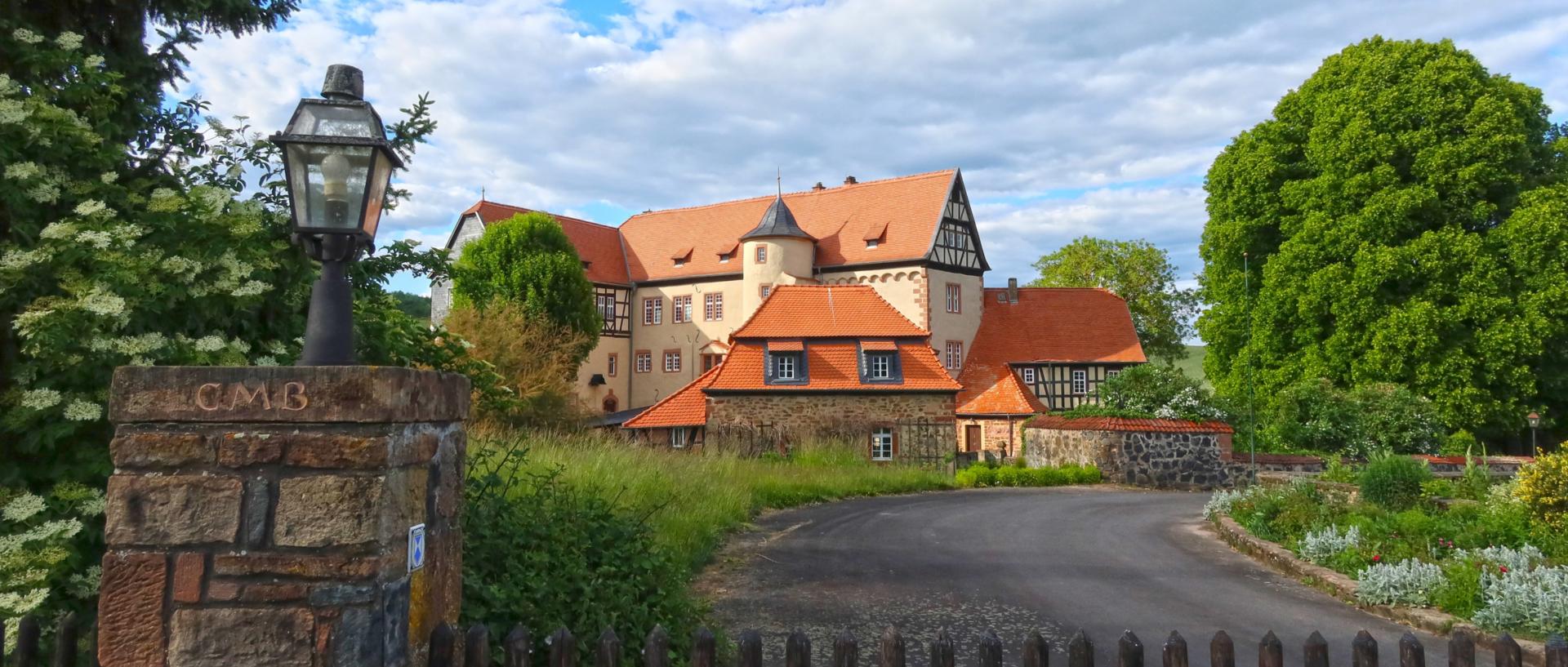 Stockheim Hof Leustadt - Blick von der Hofeinfahrt