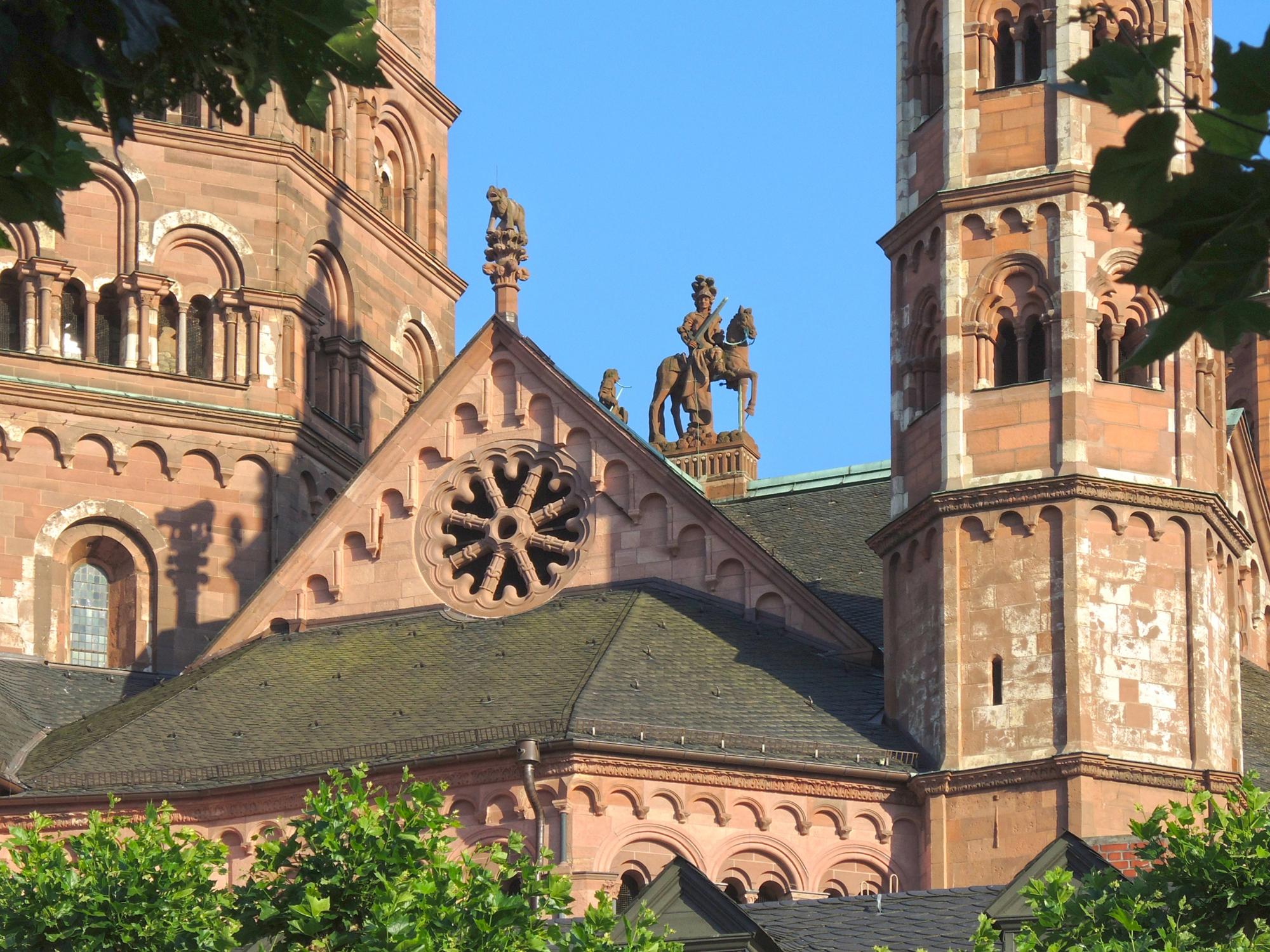 Mainz Dom Martin auf Dach Westwerk