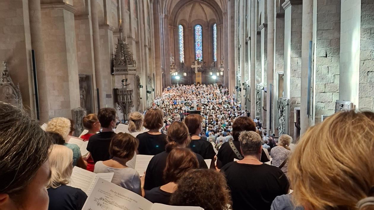 Blick-Ostchor-Rutter-Tag