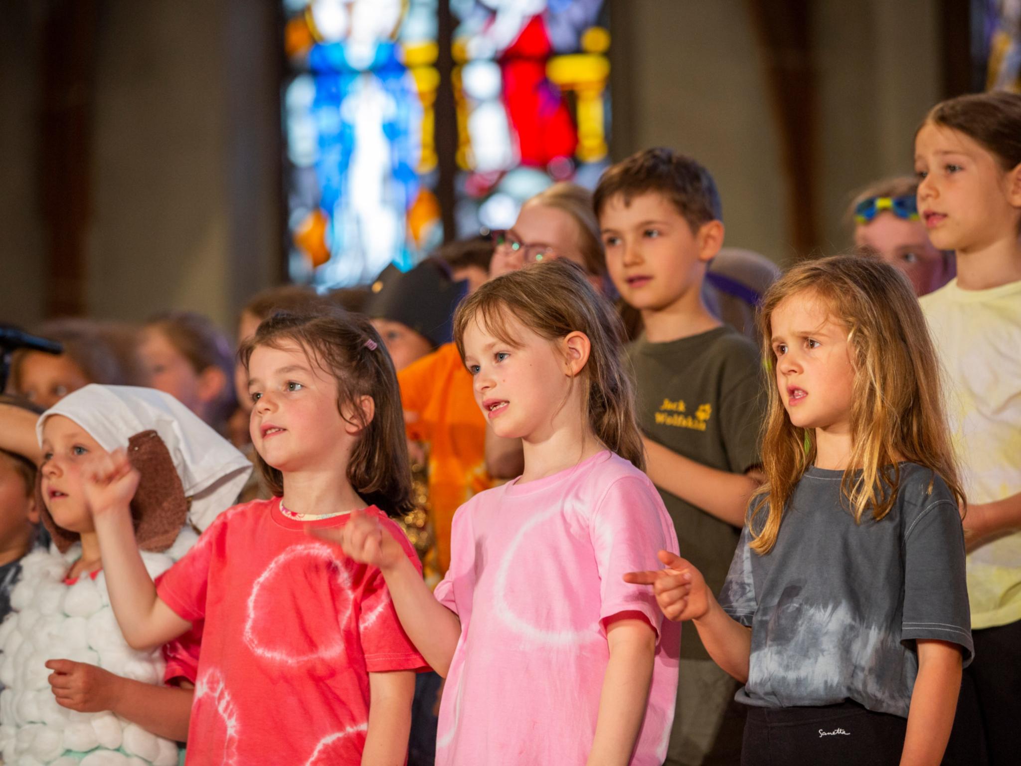 Kinder- und Jugendchor im Sonntagsgottesdienst