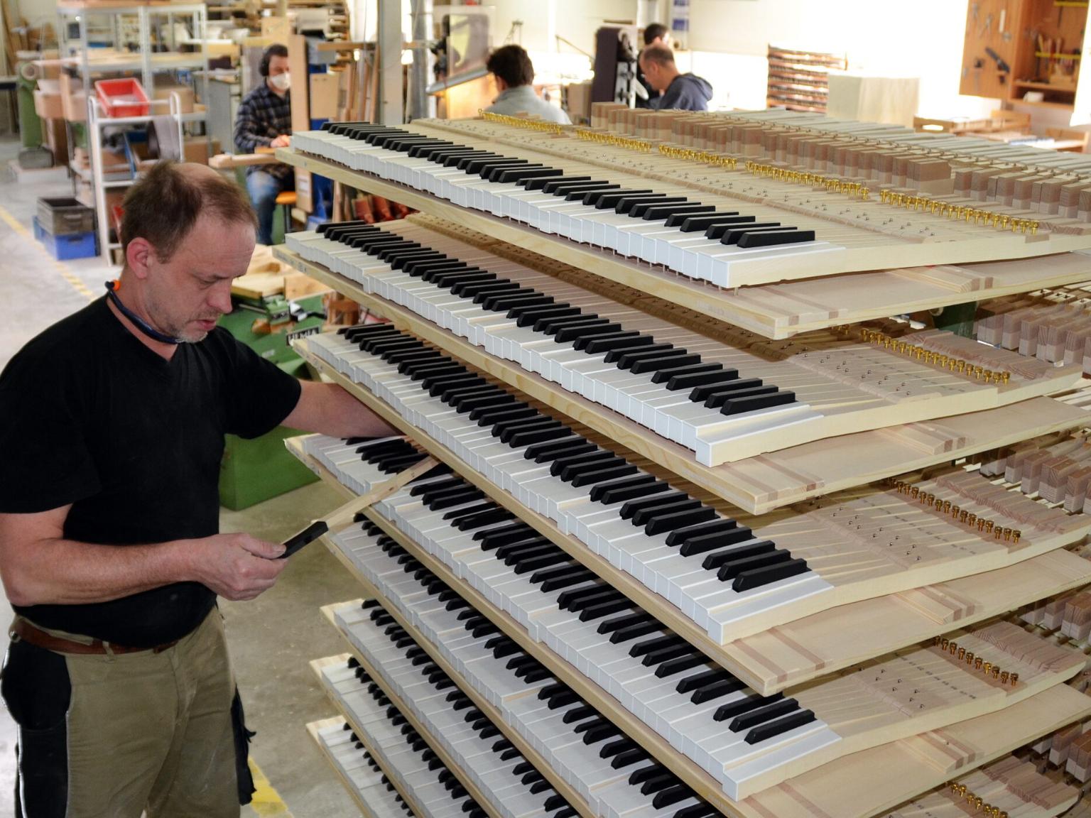 Exkursion zum Orgelbauteile-Zulieferer Otto Heuss in Lich