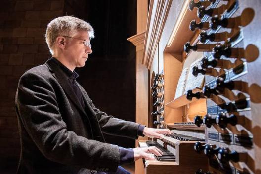 Organist Matthias Maierhofer