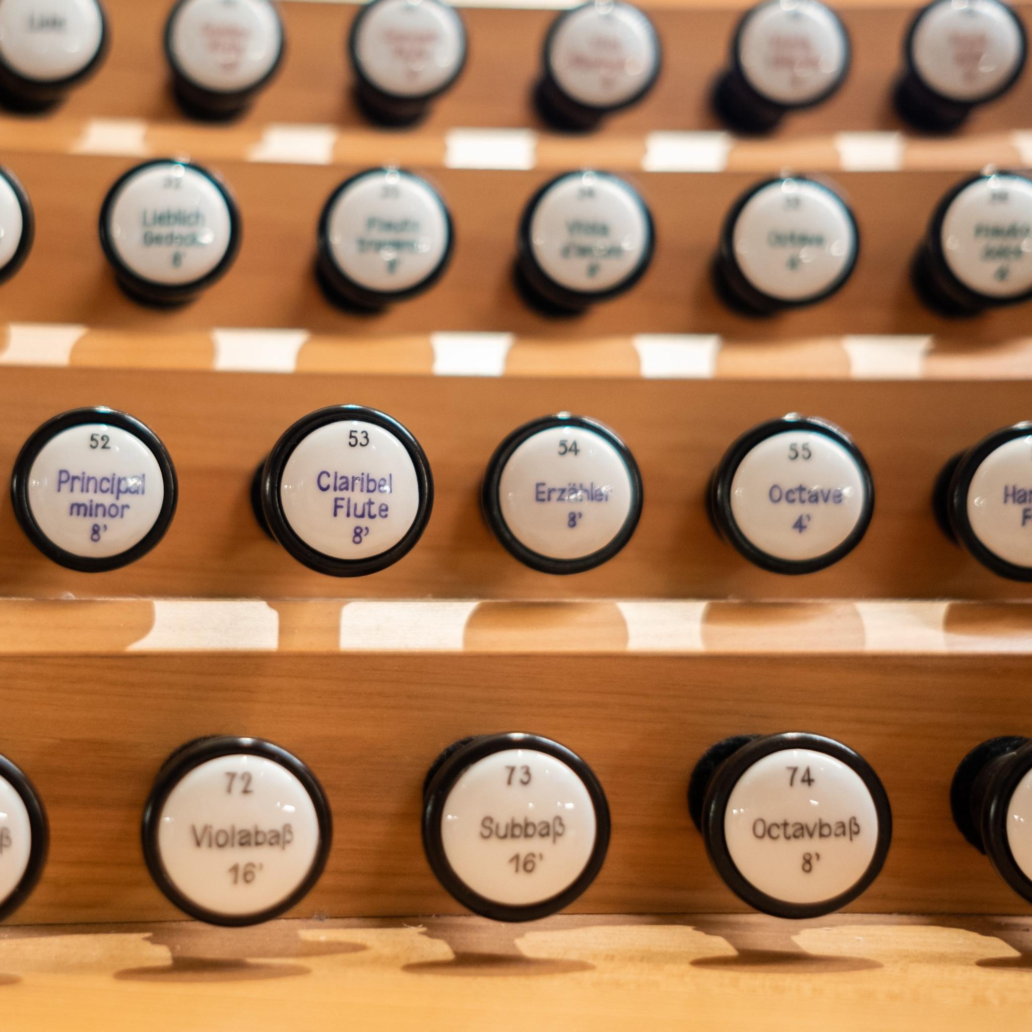Registerzüge Eule-Orgel