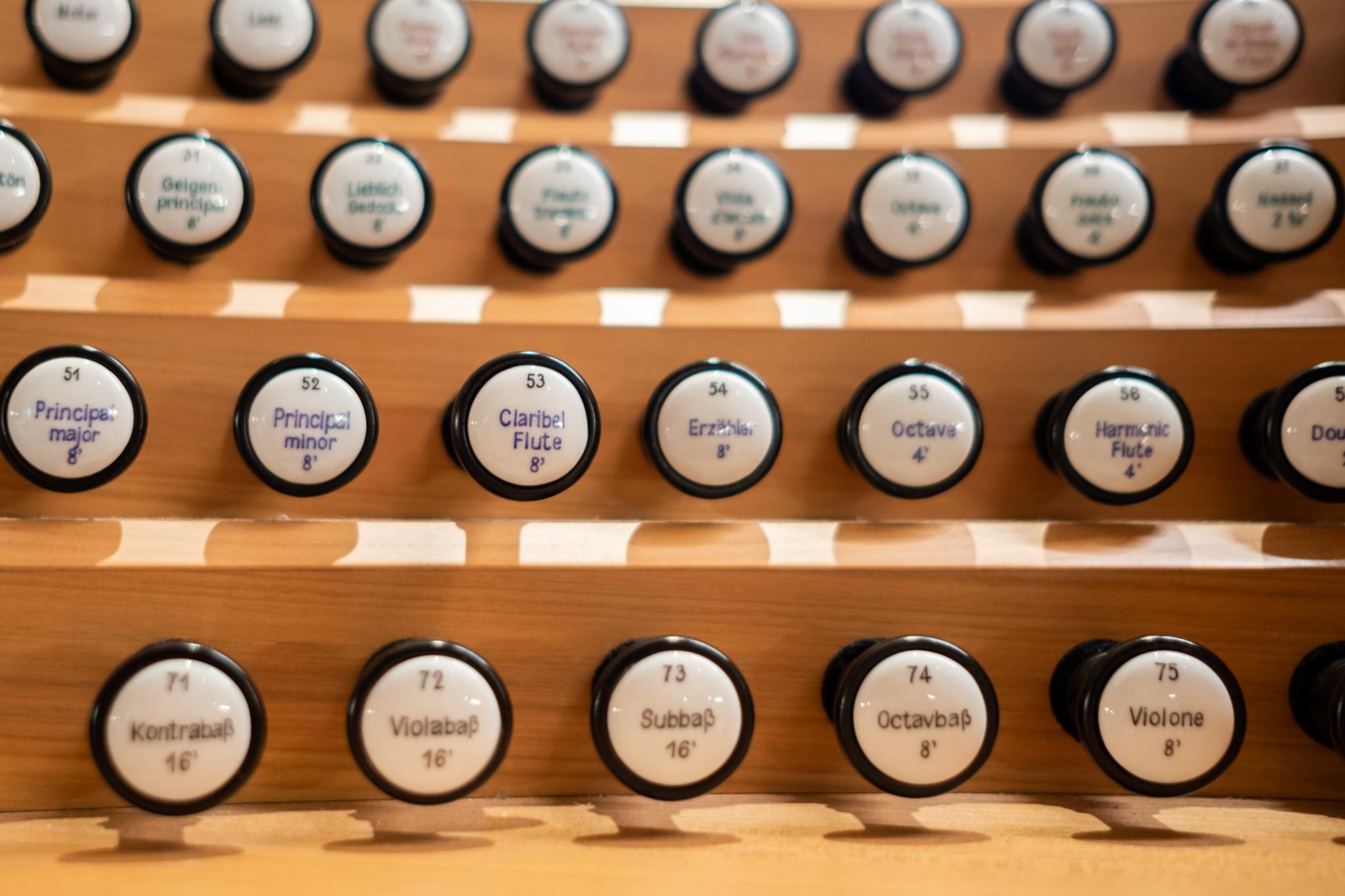 Registerzüge Eule-Orgel