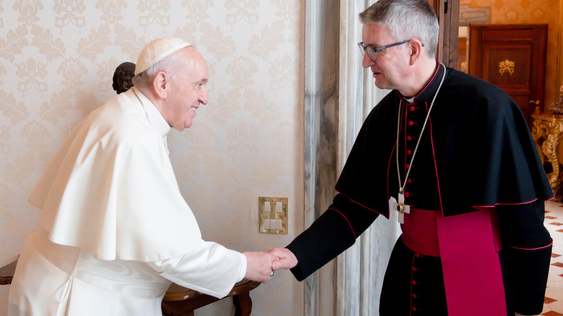 Bischof Kohlgraf bei Papst Franziskus (c) Vatikan