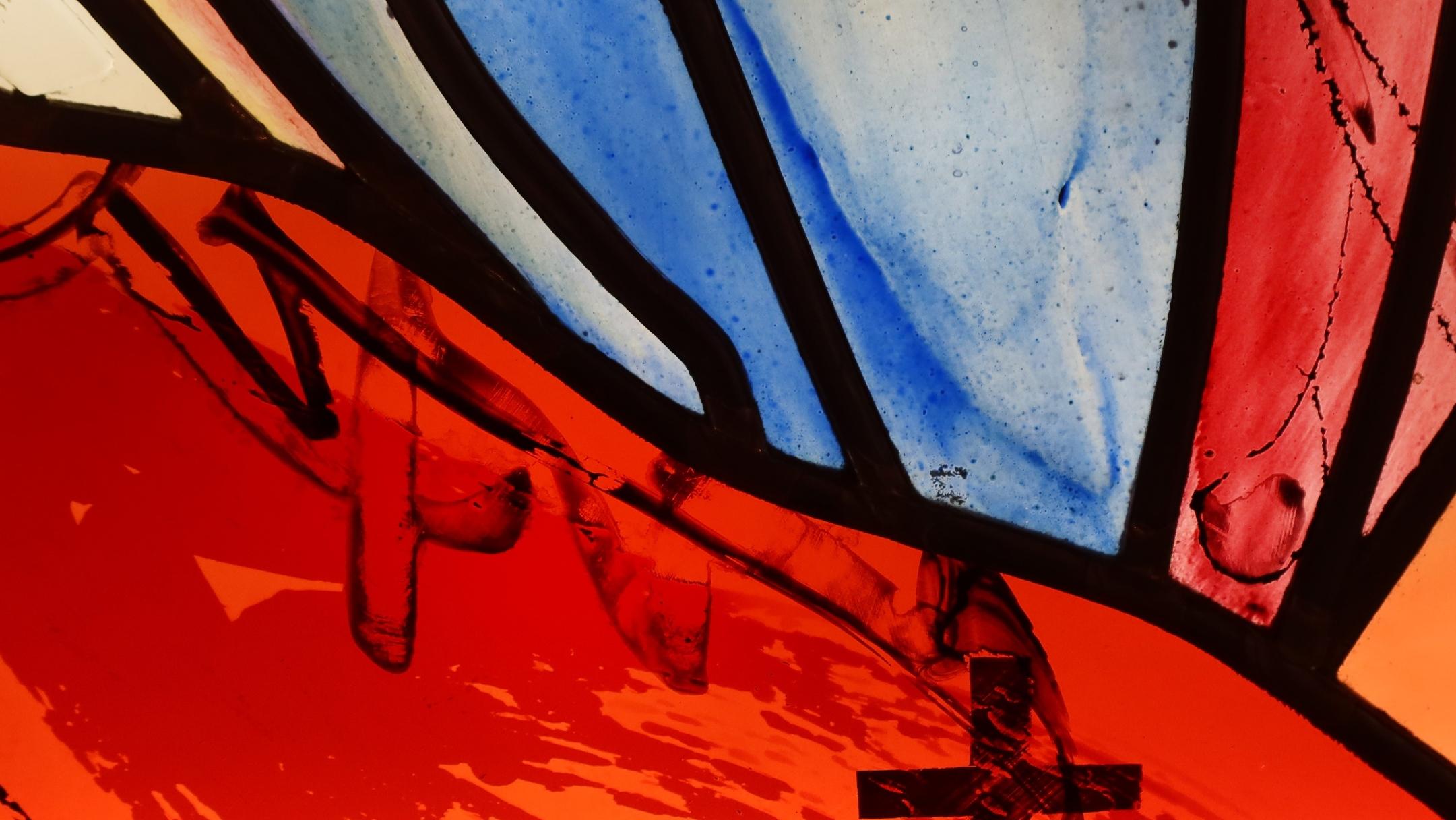 Detail Firmung IMG_1656- Glasgemälde Robert Münch - Jakobuskrypta Dreifaltigkeit Offenbach_Foto Barbara Nichtweiss-