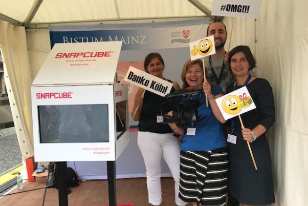 Bilderbox am Domplatz für Schnellportraits am Begegnungsfest