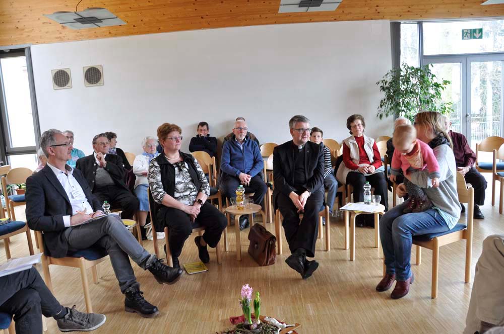 Bischof Kohlgraf im Odenwald (c) Dekanat