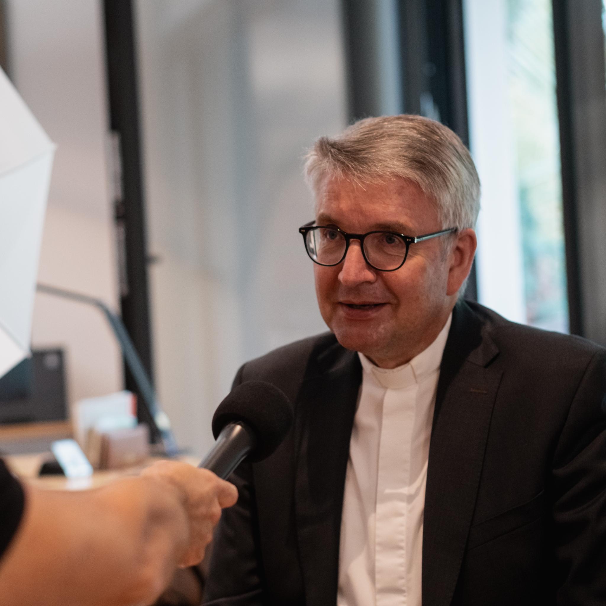 UTF-8Bischof_Kohlgraf_070824_336