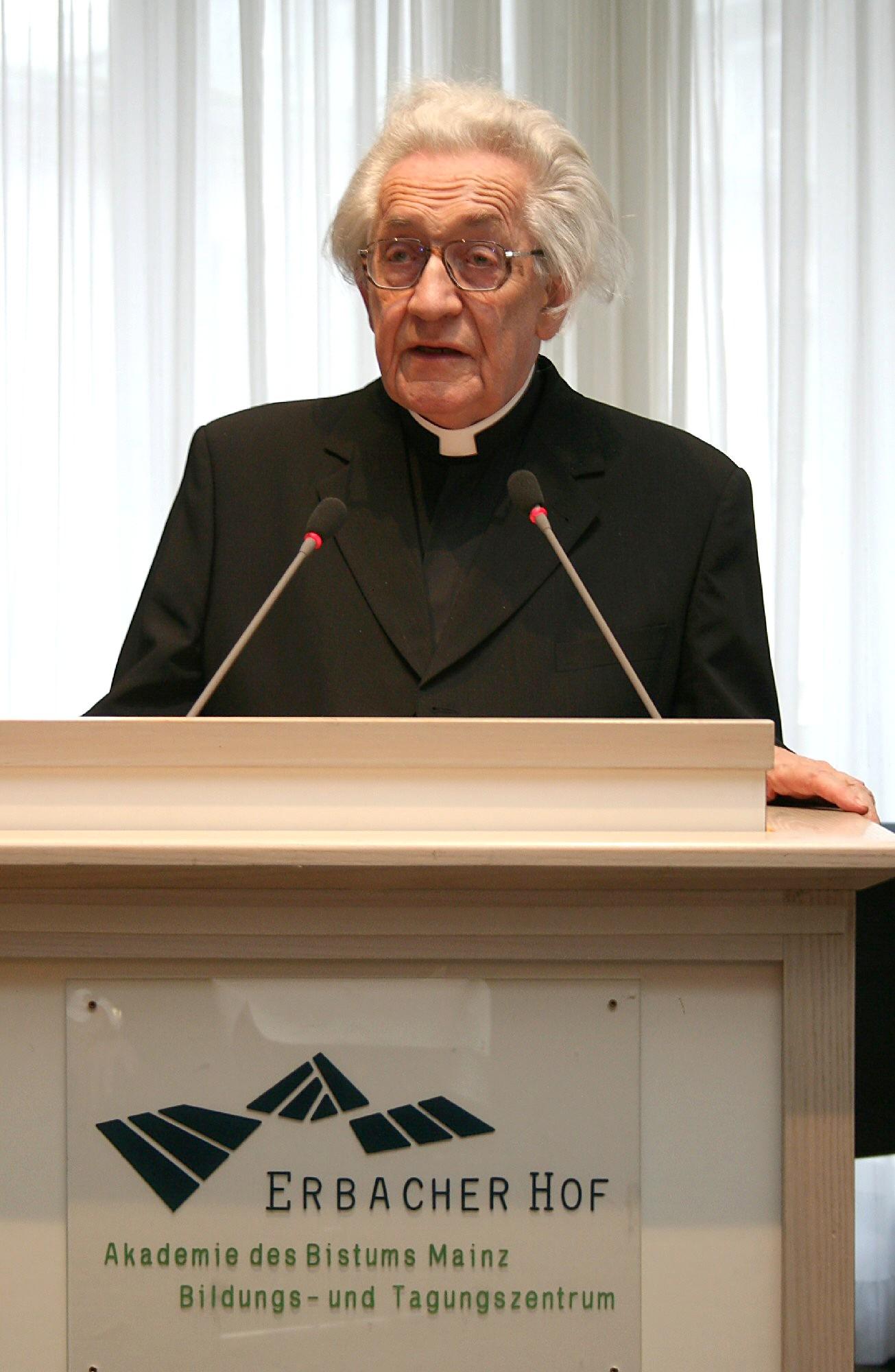 Ehrendomkapitular Prälat Walter Seidel bei der Feierstunde zu seinem 80. Geburtstag