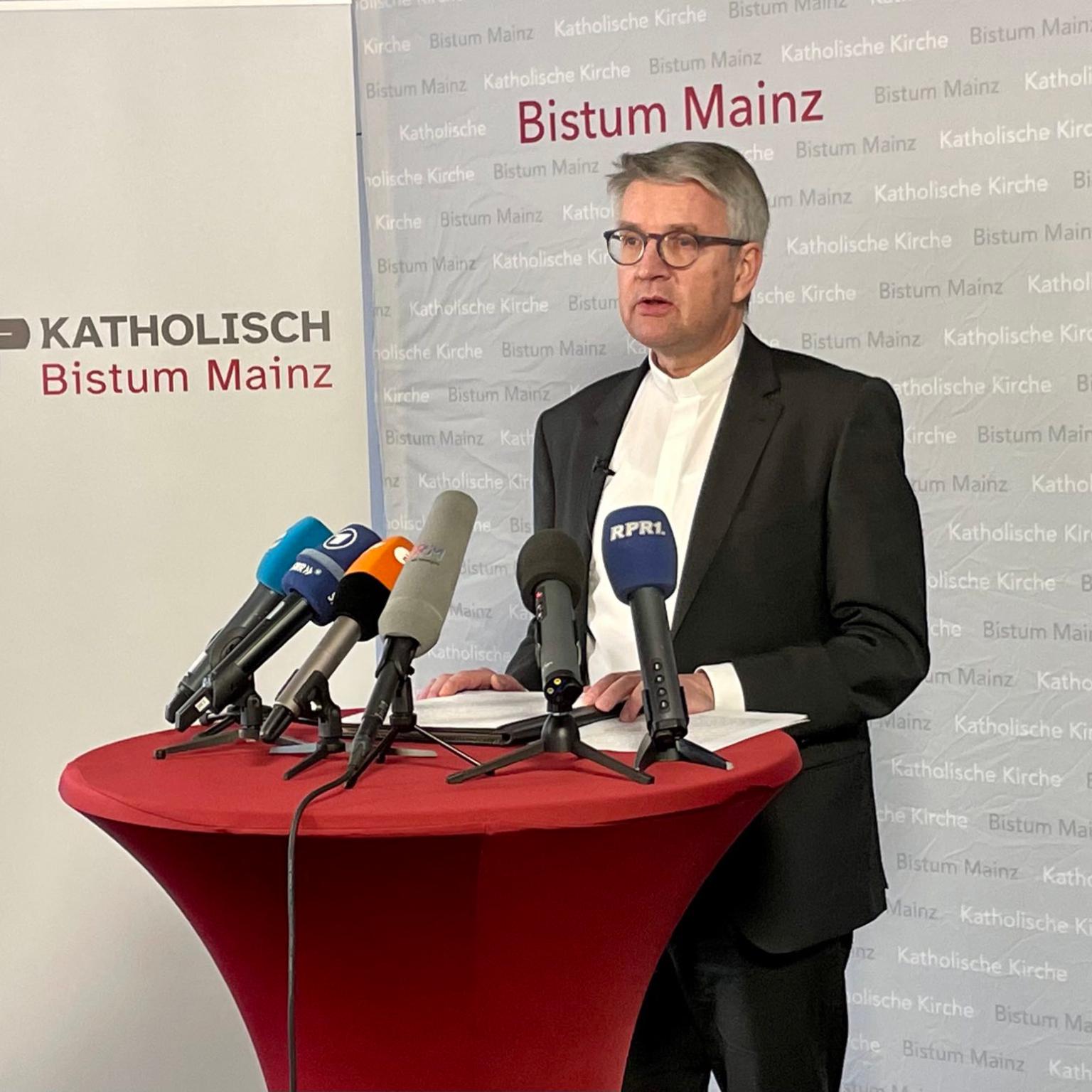 Bischof Kohlgraf beim Pressetermin am 3. März 2023