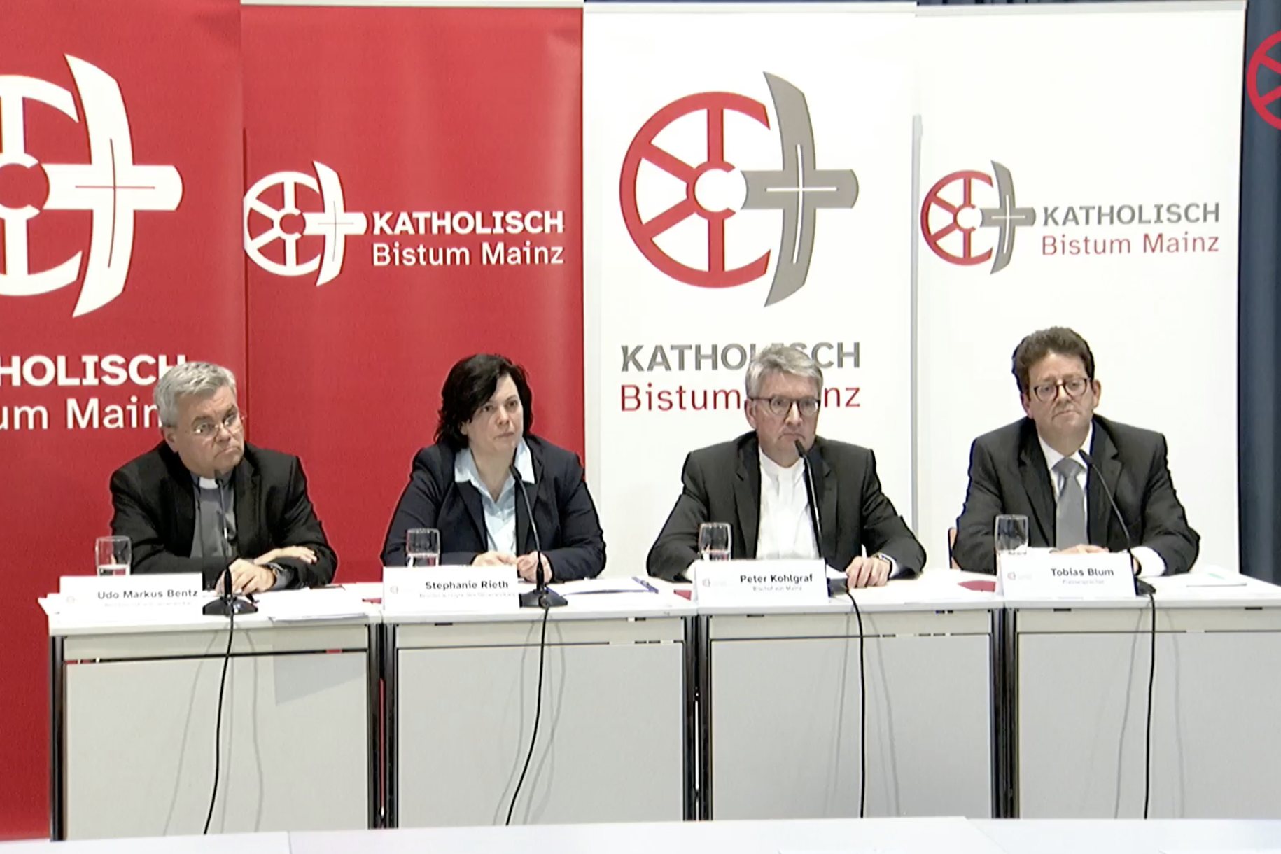 Bistumsleitung während der Pressekonferenz zu EVV am 8 März 2023
