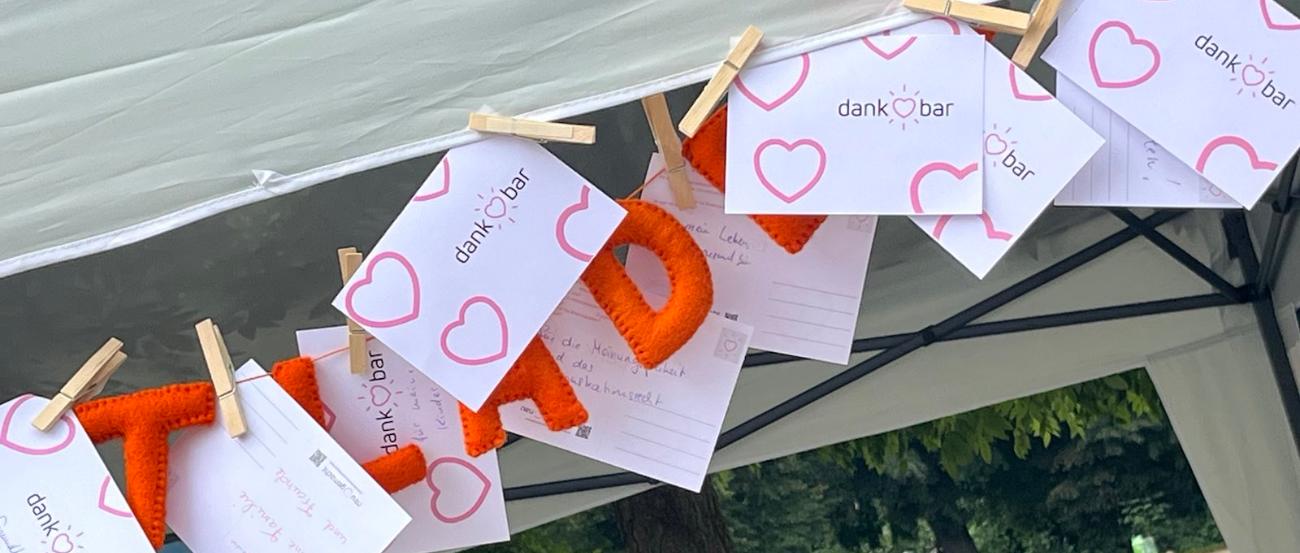 Dankkarten an einer Schnur (c) Bistum Mainz Dankkarten an einer Schnur