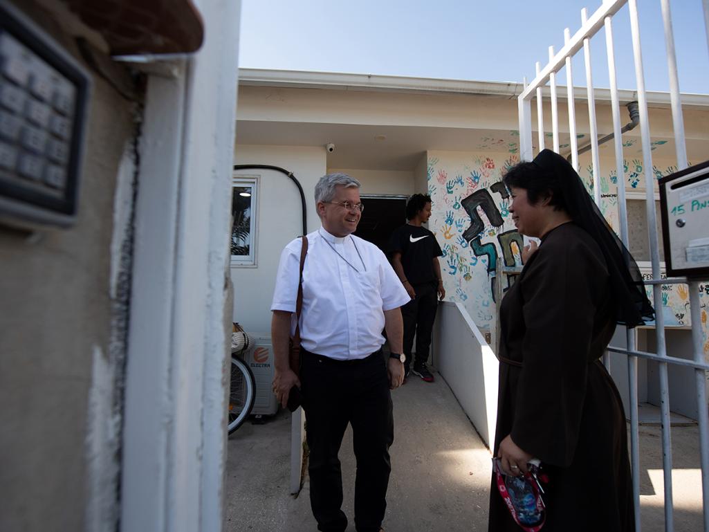 22. Internationales Bischofstreffen im Heiligen Land: Weihbischof Dr. Udo Bentz, Vorsitzender der Arbeitsgruppe Naher und Mittlerer Osten der Kommission Weltkirche der Deutschen Bischofskonferenz, bei dem Besuch des Rachel‘s Center in Jerusalem, einer Einrichtung des Lateinischen Patriarchats, das sich der Betreuung von Migrantenkindern widmet.