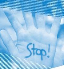 Eine Kinderhand mit der Aufschrift Stop