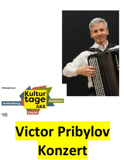 Victor Pribylov mit Akkordeon